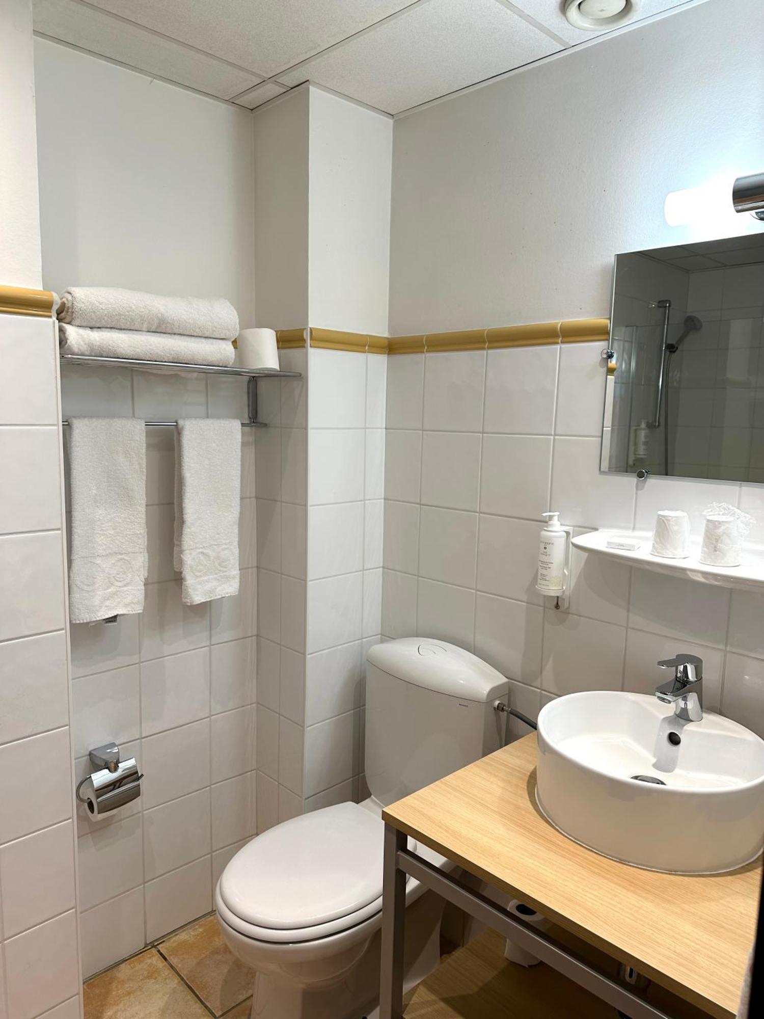 Hotel Du Centre Annemasse Phòng bức ảnh